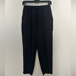 Lululemon women’s pants size 4 on the fly ankle woven lightweight drawstring